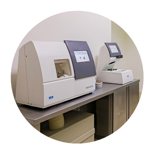 Изготовление очков при наличии линз — до 3 дней.